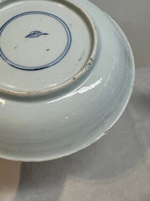 Two Chinese famille verte 'flower basket' dishes and a plate, Kangxi — photo 12