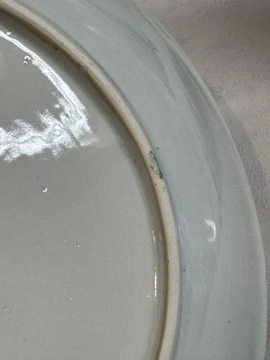 Two Chinese famille verte 'flower basket' dishes and a plate, Kangxi — photo 26