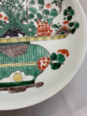 Two Chinese famille verte 'flower basket' dishes and a plate, Kangxi — photo 36