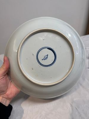 Two Chinese famille verte 'flower basket' dishes and a plate, Kangxi — photo 38