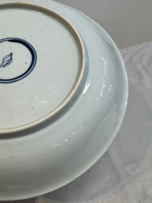 Two Chinese famille verte 'flower basket' dishes and a plate, Kangxi — photo 41