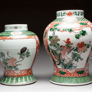 Two Chinese famille verte 'flowers and mythical animals' vases, 19th C. — photo 4