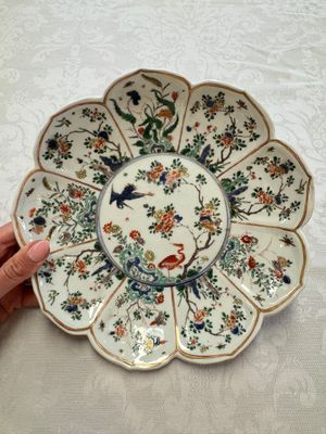 Two Chinese famille verte lotus-shaped plates, Johanneum mark, ex-collection of August the Strong, Kangxi — photo 2