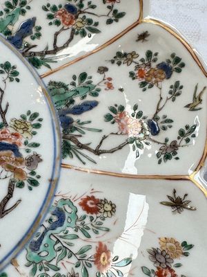 Two Chinese famille verte lotus-shaped plates, Johanneum mark, ex-collection of August the Strong, Kangxi — photo 9