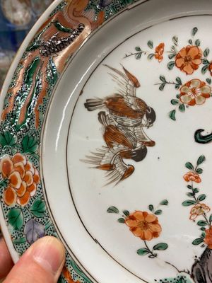 Two Chinese famille verte ‘magpie and prunus’ dishes, Kangxi — photo 10