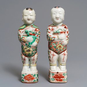 Two Chinese famille verte models of Hoho boys, Kangxi — 照片 2
