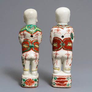 Two Chinese famille verte models of Hoho boys, Kangxi — 照片 4