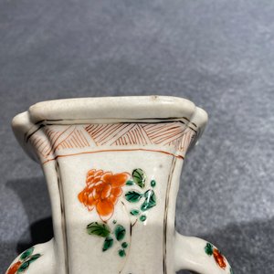 Two Chinese famille verte 'qilin' vases, Kangxi — 照片 11