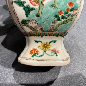 Two Chinese famille verte 'qilin' vases, Kangxi — 照片 17