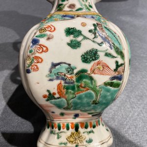 Two Chinese famille verte 'qilin' vases, Kangxi — 照片 27