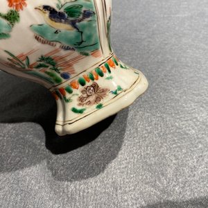Two Chinese famille verte 'qilin' vases, Kangxi — 照片 33