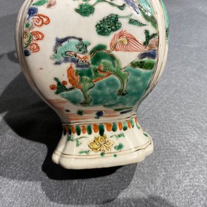 Two Chinese famille verte 'qilin' vases, Kangxi — 照片 34