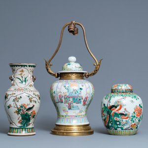 Two Chinese famille verte vases and a lamp-mounted famille rose vase, 19th C. — photo 1