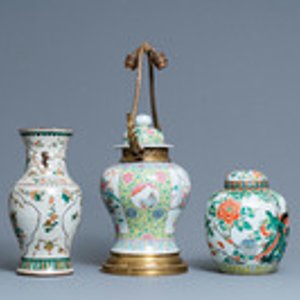 Two Chinese famille verte vases and a lamp-mounted famille rose vase, 19th C. — photo 2