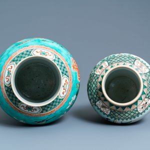 Two Chinese famille verte vases and covers, 19th C. — 照片 5