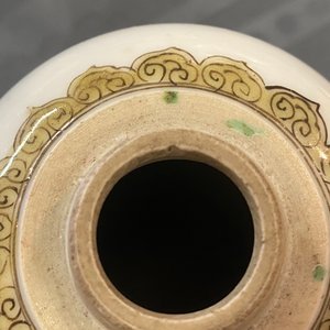 Two Chinese famille verte vases with birds on blossoming branches, Kangxi — 照片 8
