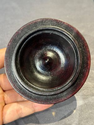Two Chinese ge-type cylindrical censers with one wooden cover and two stands, Qianlong — 照片 12