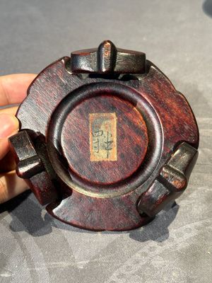 Two Chinese ge-type cylindrical censers with one wooden cover and two stands, Qianlong — 照片 14