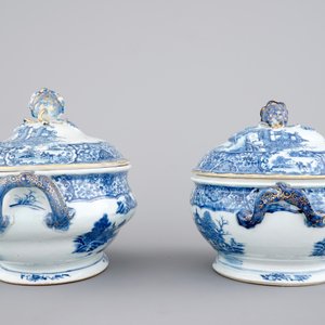 Two Chinese gilt, blue and white export porcelain tureens, Qianlong, 18th C. — 照片 4