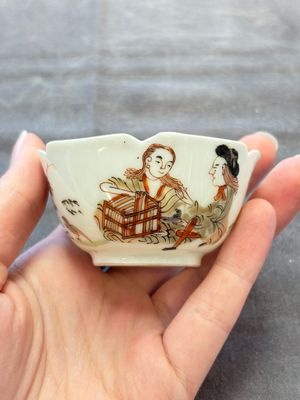 Two Chinese gilt-decorated export cups and saucers, Qianlong — photo 5
