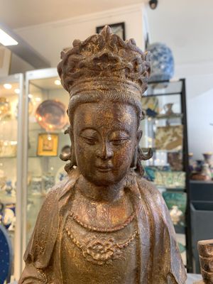 Two Chinese gilt-lacquered bronze sculptures of Bodhisattva, 20th C. — photo 5