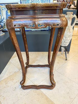 Two Chinese gilt-lacquered stands, 20th C. — photo 12
