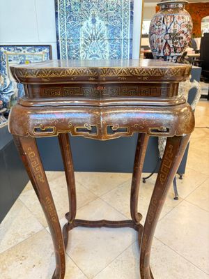 Two Chinese gilt-lacquered stands, 20th C. — photo 13
