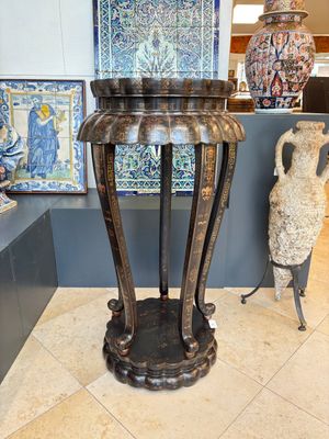 Two Chinese gilt-lacquered stands, 20th C. — photo 21