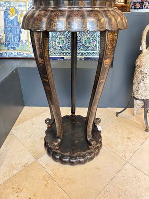 Two Chinese gilt-lacquered stands, 20th C. — photo 25