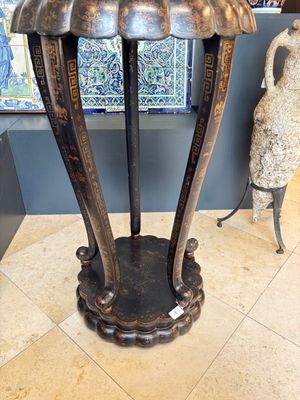Two Chinese gilt-lacquered stands, 20th C. — photo 27