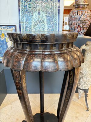 Two Chinese gilt-lacquered stands, 20th C. — photo 28