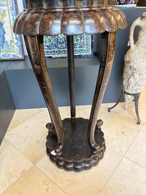 Two Chinese gilt-lacquered stands, 20th C. — photo 29