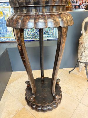 Two Chinese gilt-lacquered stands, 20th C. — photo 31