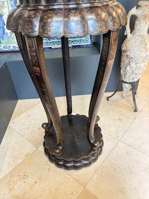 Two Chinese gilt-lacquered stands, 20th C. — photo 33