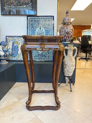 Two Chinese gilt-lacquered stands, 20th C. — photo 4
