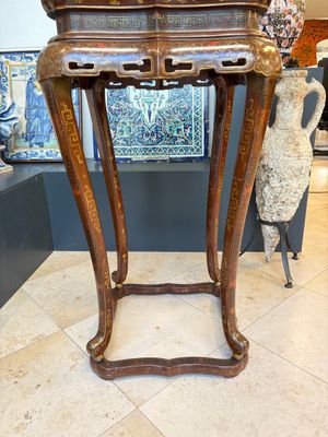 Two Chinese gilt-lacquered stands, 20th C. — photo 8