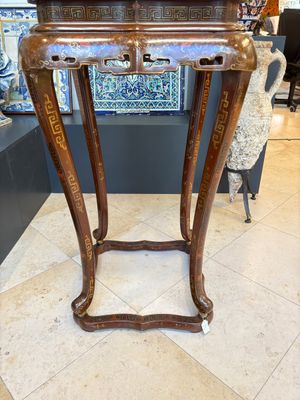 Two Chinese gilt-lacquered stands, 20th C. — photo 10