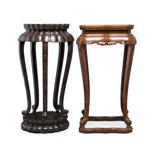 Two Chinese gilt-lacquered stands, 20th C. — photo 3