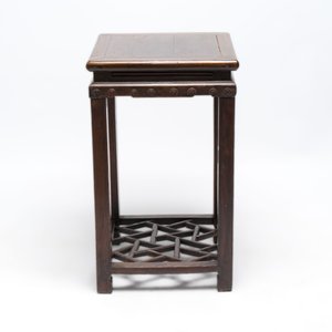 Two Chinese homgmu two-tier stands with marble top and a wooden square stand, 19/20th C. — 照片 16