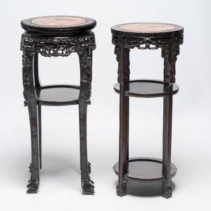 Two Chinese homgmu two-tier stands with marble top and a wooden square stand, 19/20th C. — 照片 4