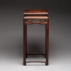 Two Chinese hongmu stands, 19th C. — photo 11