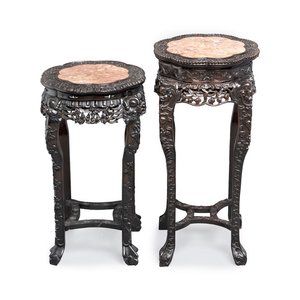 Two Chinese hongmu stands with marble top, Canton, 19th C. — 照片 1