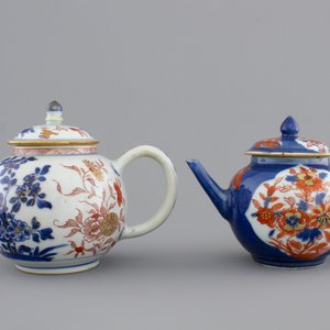Two Chinese Imari porcelain teapots, 1st half 18th C. — photo 1