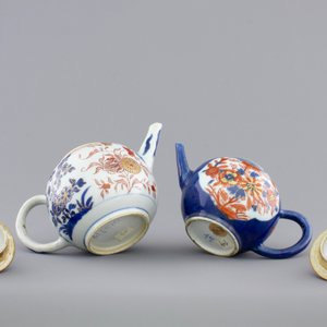 Two Chinese Imari porcelain teapots, 1st half 18th C. — photo 6