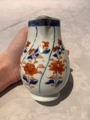 Two Chinese Imari-style jugs with covers, 18th C. — 照片 17