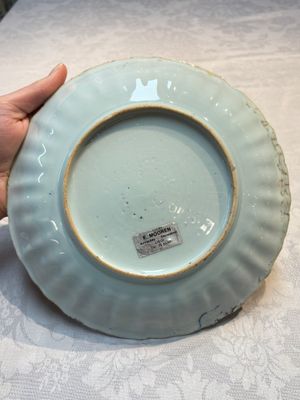 Two Chinese Imari-style plates and a dish with figural design, Kangxi — photo 11