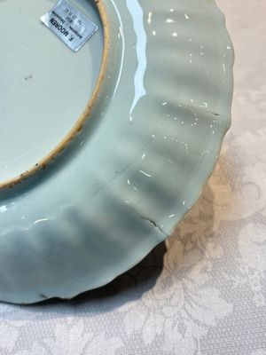 Two Chinese Imari-style plates and a dish with figural design, Kangxi — photo 8