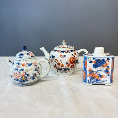 Two Chinese Imari-style teapots and a tea caddy — photo 1