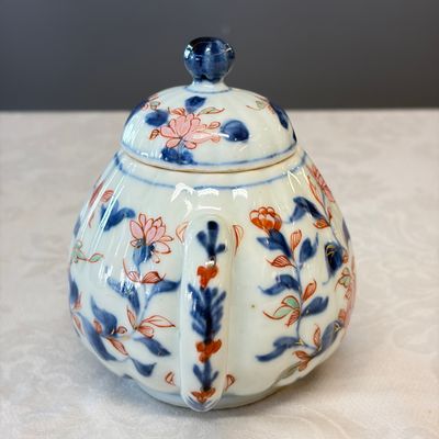 Two Chinese Imari-style teapots and a tea caddy — photo 3