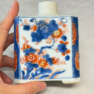 Two Chinese Imari-style teapots and a tea caddy — photo 12